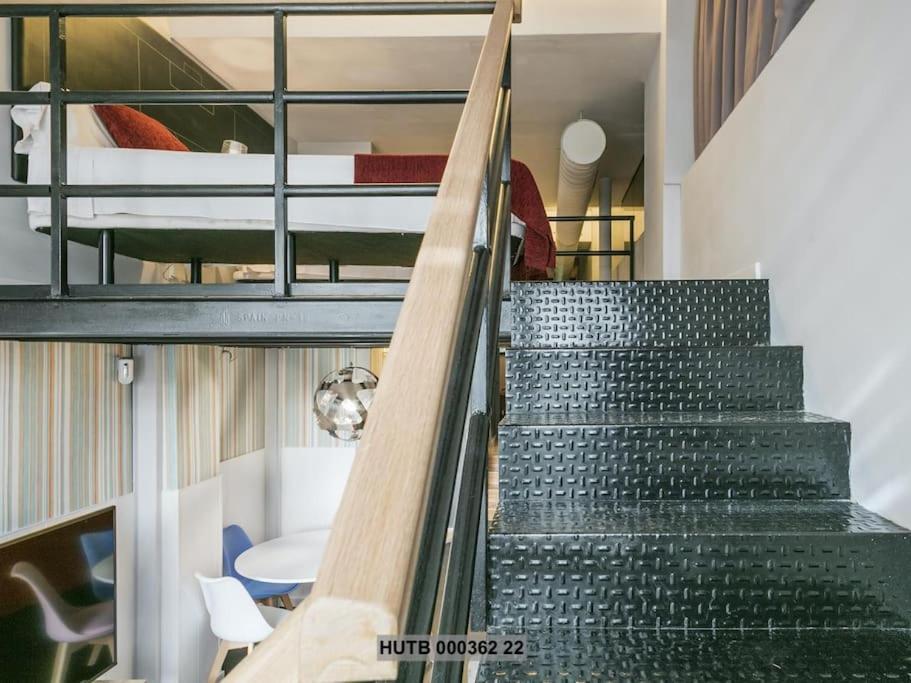 Alcam Futbol Pequeno Apartment บาร์เซโลนา ภายนอก รูปภาพ